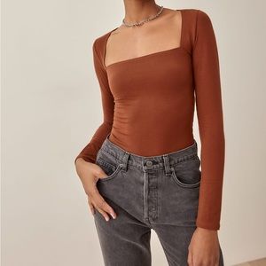 Reformation brand - Walter knit top in chestnut brown color